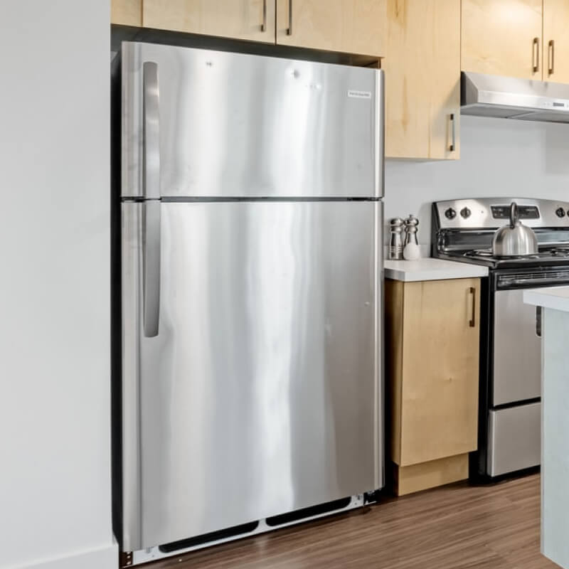 36" Side-by-Side Refrigerator and Freezer with 25 Cubic Ft. Total Capacity, Black — изображение 2